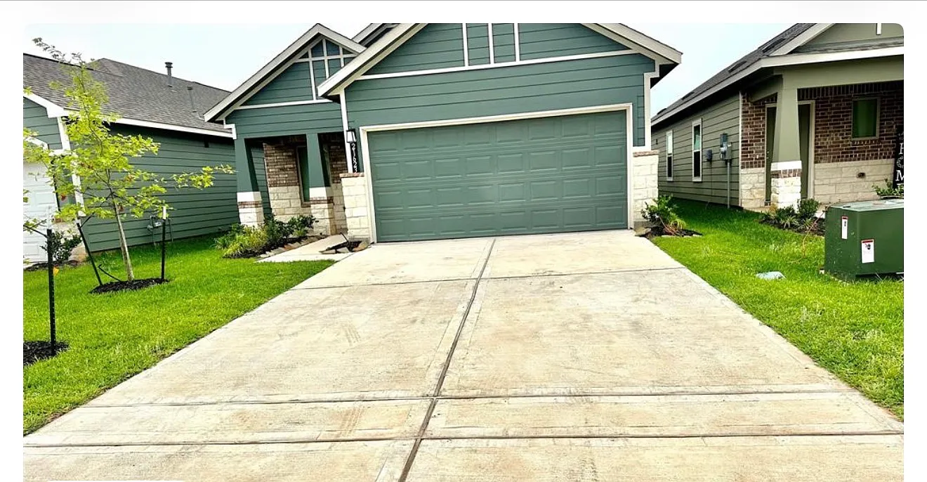 4 bed, 1653 sqft, $2,500 — Photo 1