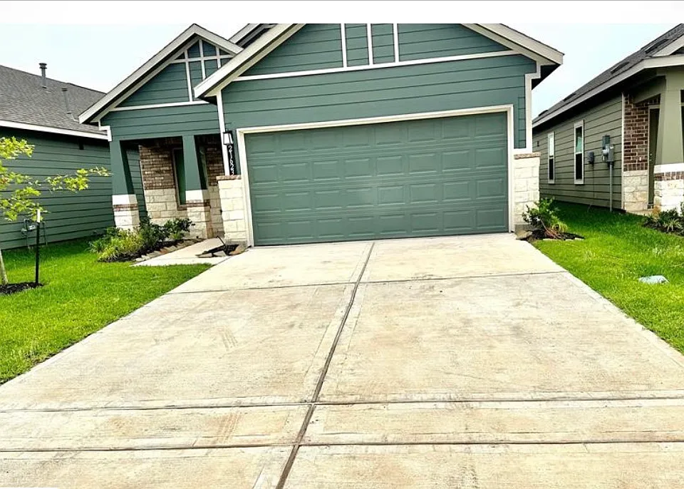 21623 Cypress Maple Dr
