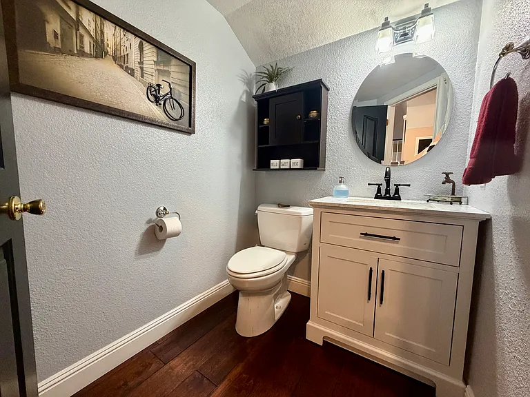 2205 Prestwick Dr — Photo 26