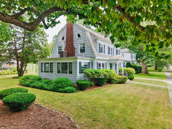 27 Meriam St, New Bedford, MA 02740