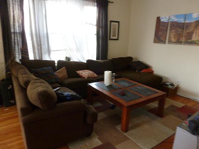 1st image of 2001 W Evergreen Ave #2