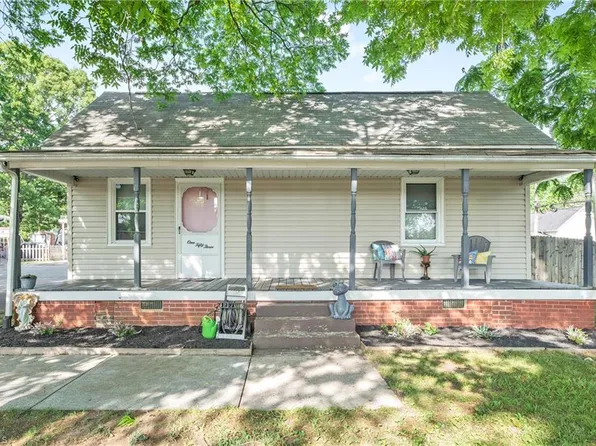 153 Erwin St, Cooleemee, NC 27014