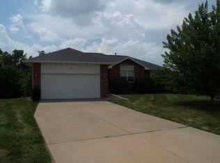 3821 W Greenway Dr, Springfield, MO 65807