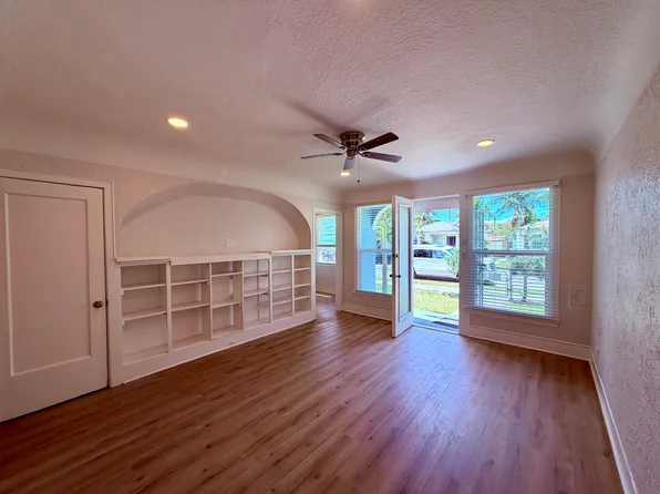 199 E Hullett St #1, Long Beach, CA 90805