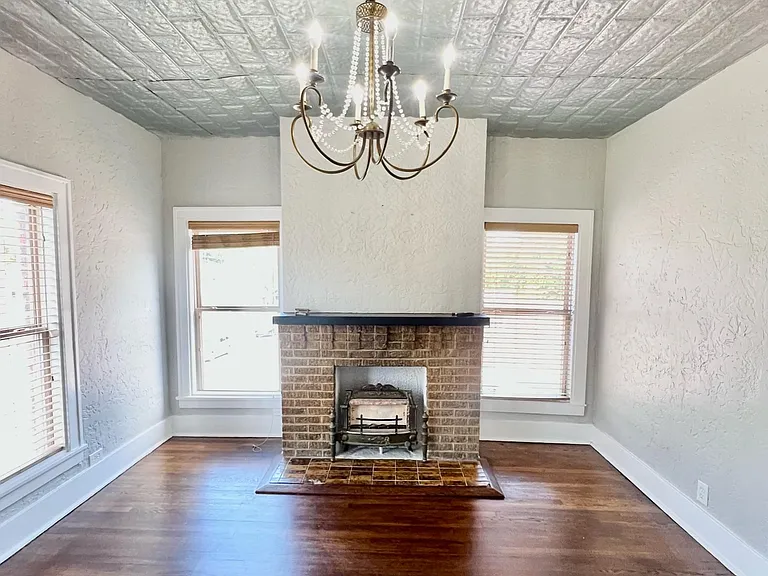 220 W Latimer St #B — Photo 9