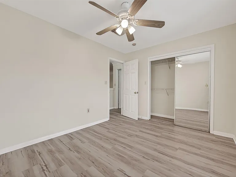 14914 W Bend Dr — Photo 35