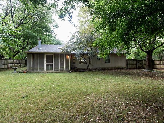 3rd image of 2824 W Dove Dr