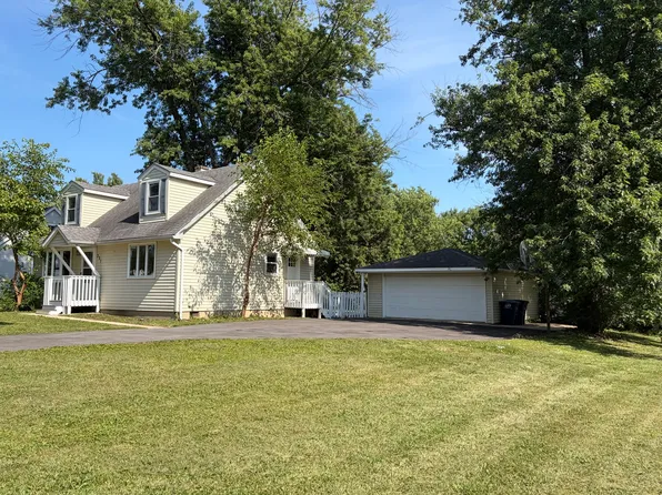 321 Janet Ave, Darien, IL 60561