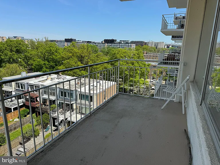 1435 4th St SW #B602 — Photo 9