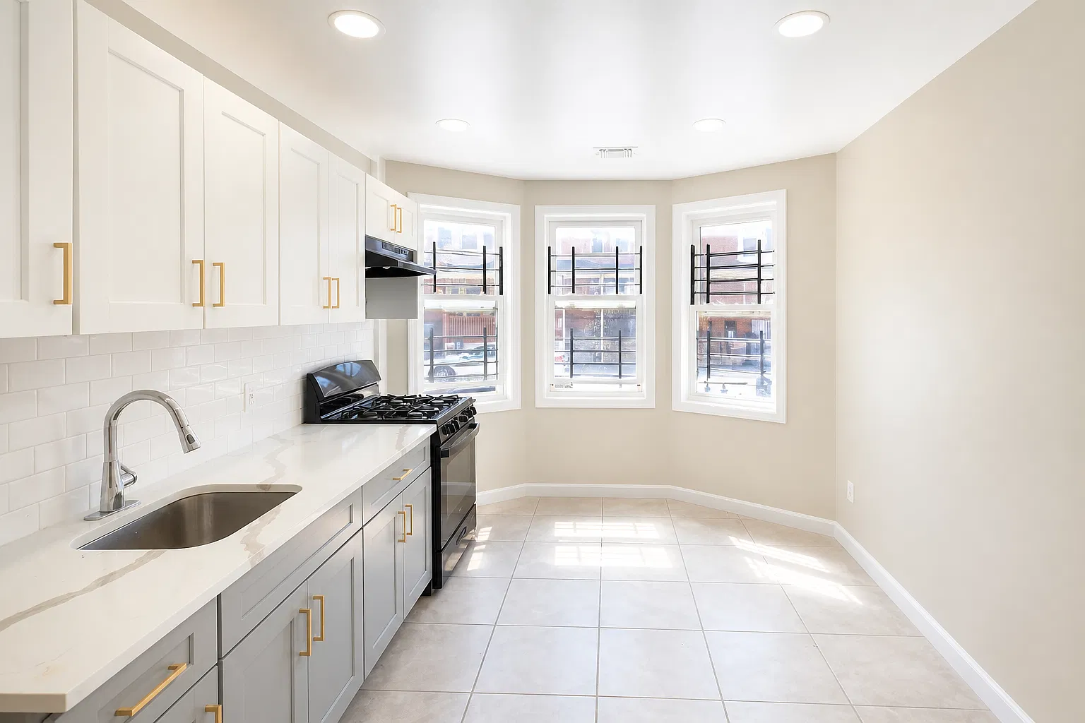 4 bed, $2,295 — Photo 1