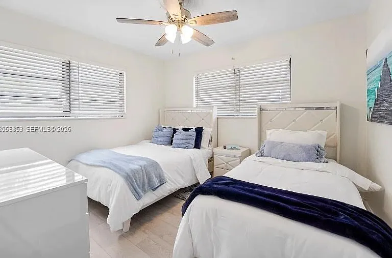 941 NW 180th Ter — Photo 10