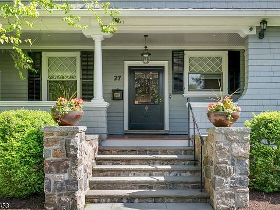 3rd image of 27 Bedford Rd