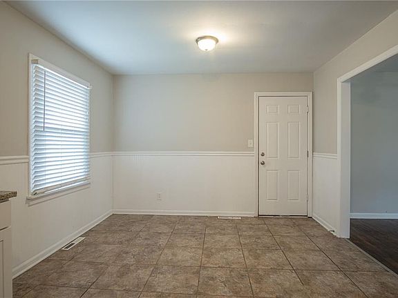 5th image of 5808 Fairlane Dr