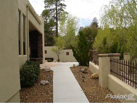 2nd image of 944 Santa Fe Cir