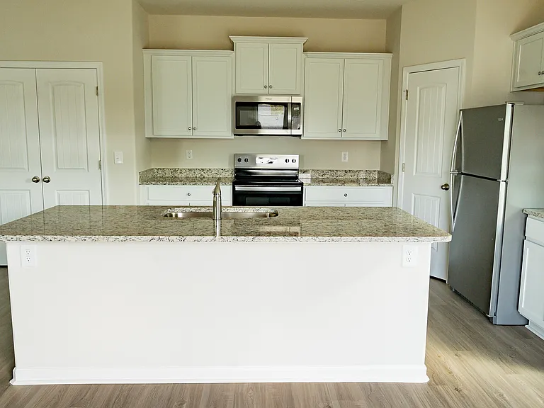 2242 Transatlantic Ave — Photo 6