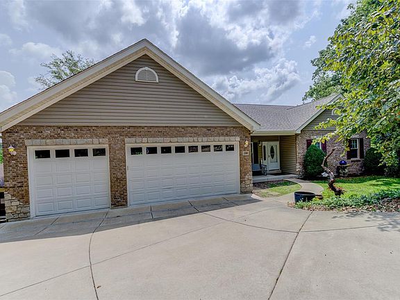 3rd image of 1500 S Lake Sherwood Dr