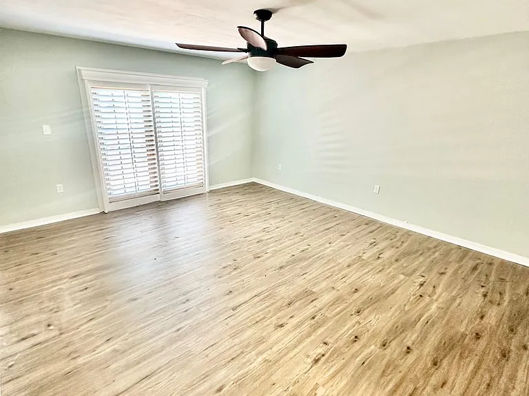 937 Holbrook Cir — Photo 27