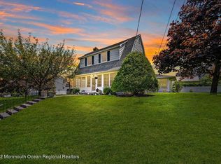 27 Shrewsbury Dr, Monmouth Beach, NJ 07750