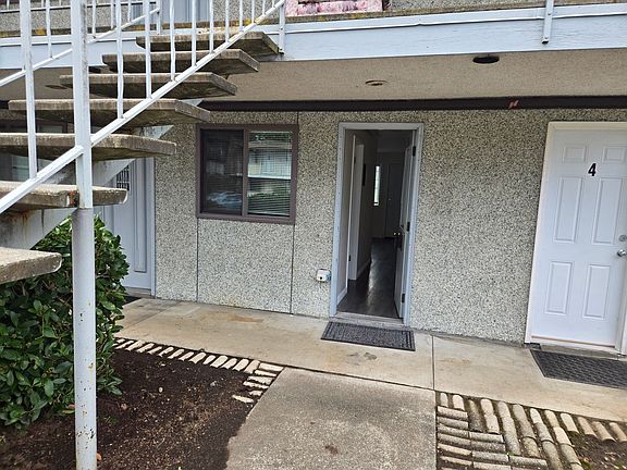 3rd image of 3422 Northwest Ave #38