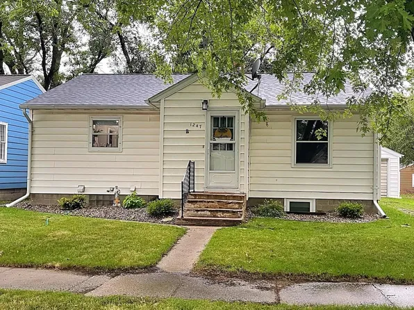 1247 Oak St, Wabasso, MN 56293