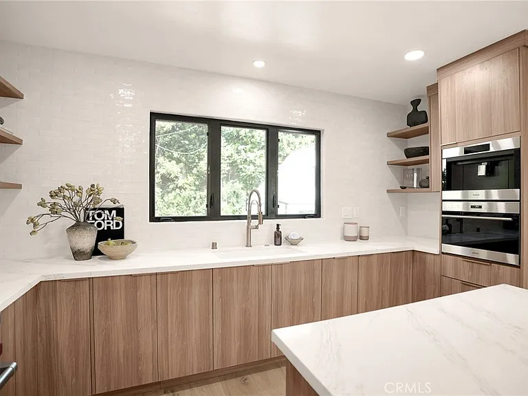 1012 Cory Ave — Photo 14