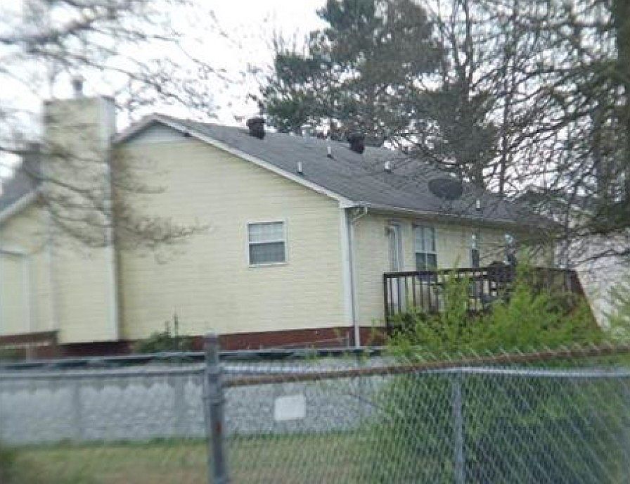 2nd image of 104 Elm St