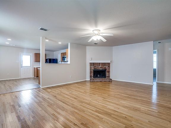 3rd image of 301 Butch Cassidy Dr