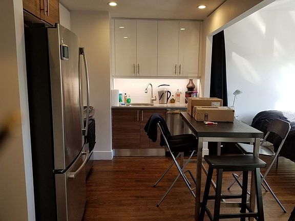5th image of 847 Lexington Ave APT 4E