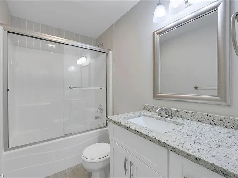 27150 Esther Dr — Photo 17