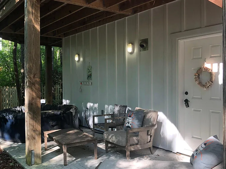 526 S Causeway Rd — Photo 39