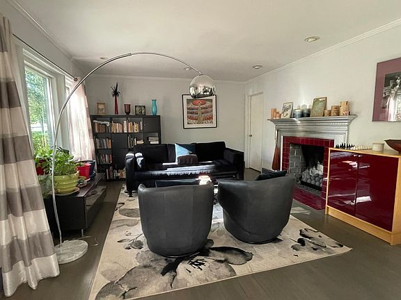 Living room with gas fireplace