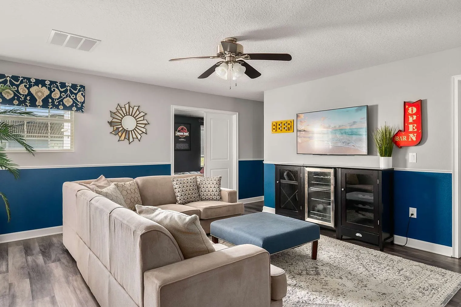 8 bed, 5.0 bath, 3907 sqft, $12,812 — Photo 3