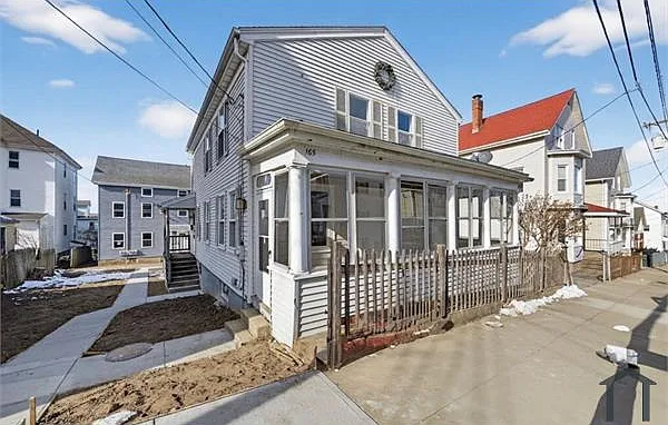 165 Grant St — Photo 1