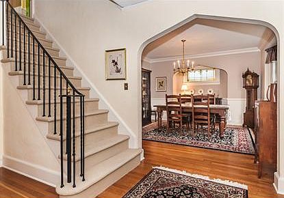 2nd image of 61 Wellington Ave
