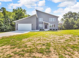 6835 S Price Lake Dr, Jackson, MI 49201