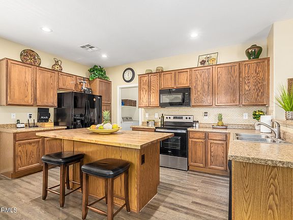 3rd image of 18067 W VOGEL Avenue
