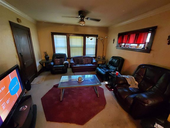 3rd image of 2217 8th St