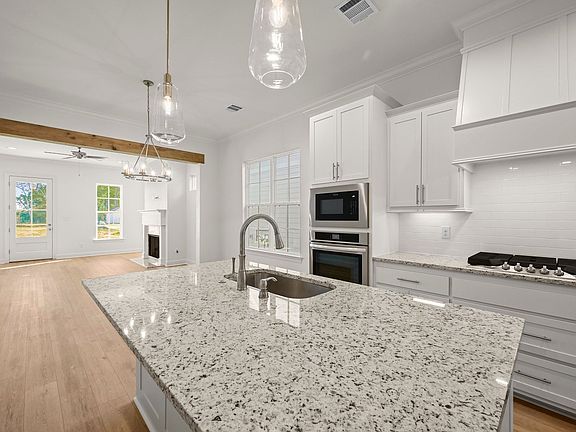 7th image of this home