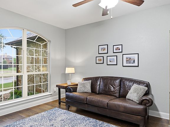 5th image of 2618 Mallinckrodt Dr