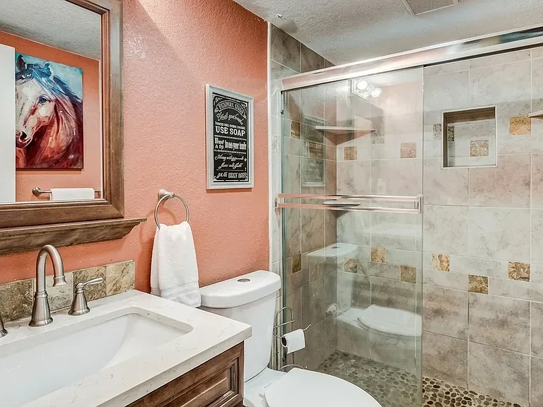 504 S Laredo Cir — Photo 15