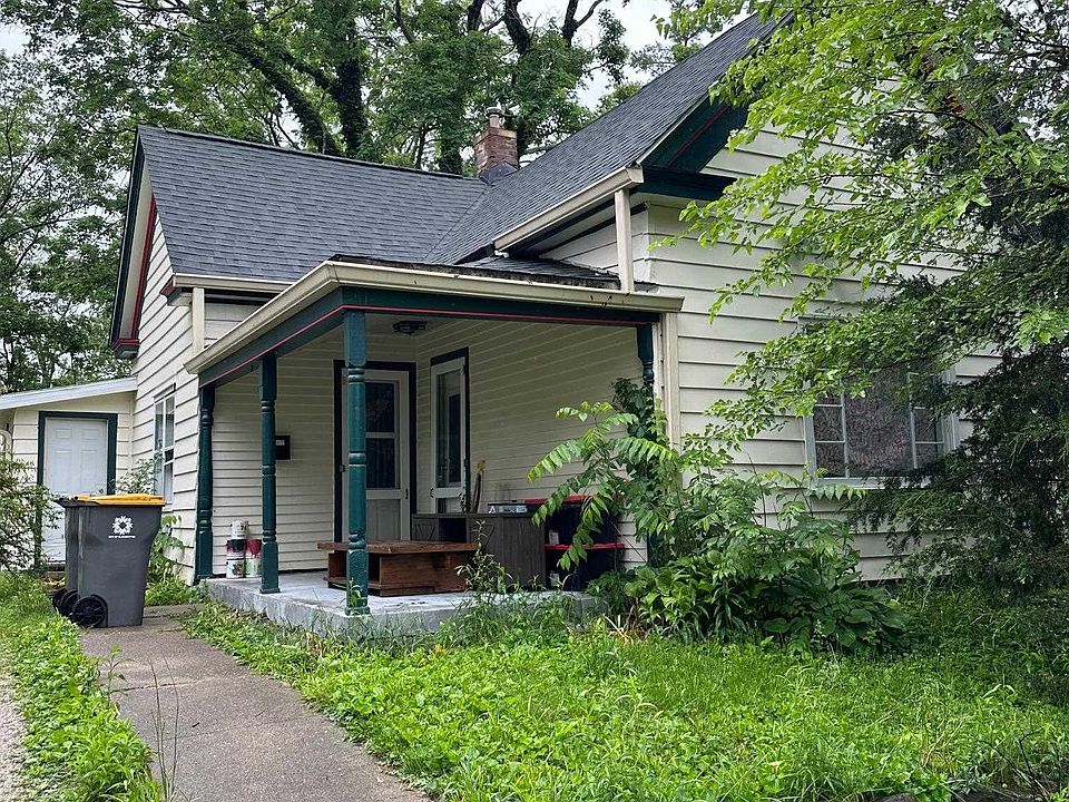 1st image of 811 W 6th St