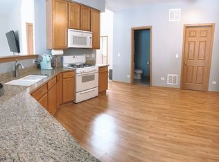 21560 Eich Dr, Crest Hill, IL 60403