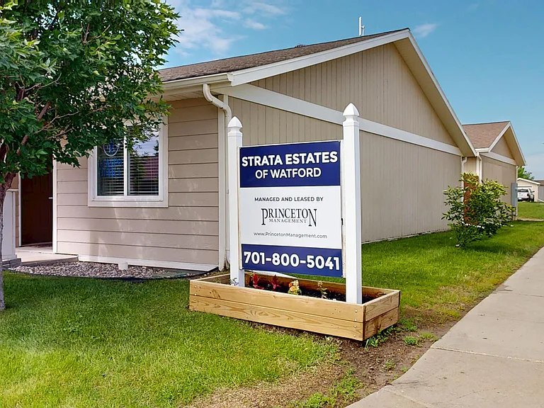 Strata Estates of Watford City Townhomes — Photo 13