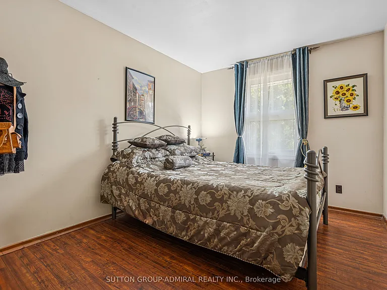 499 York St #UPPER — Photo 17