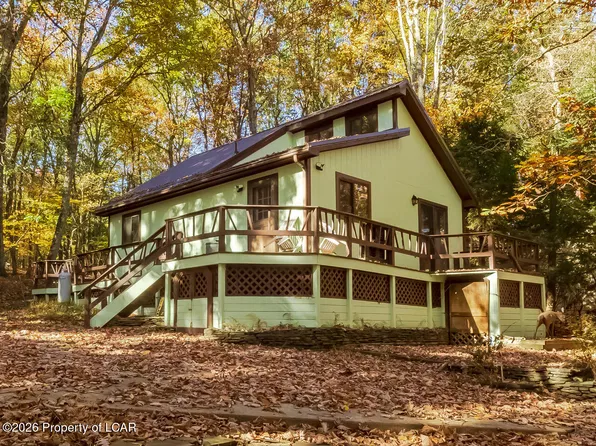 1100 Woodhaven Dr, White Haven, PA 18661