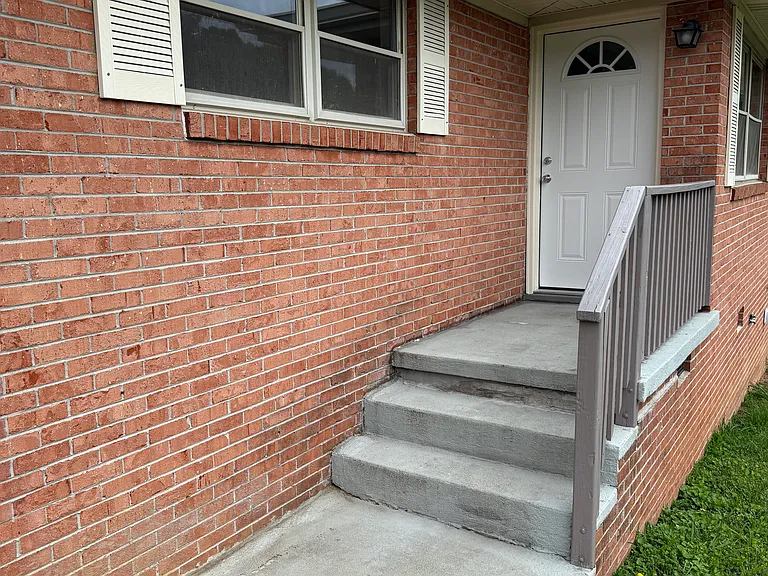 419 Glenhill Cir #421 — Photo 2