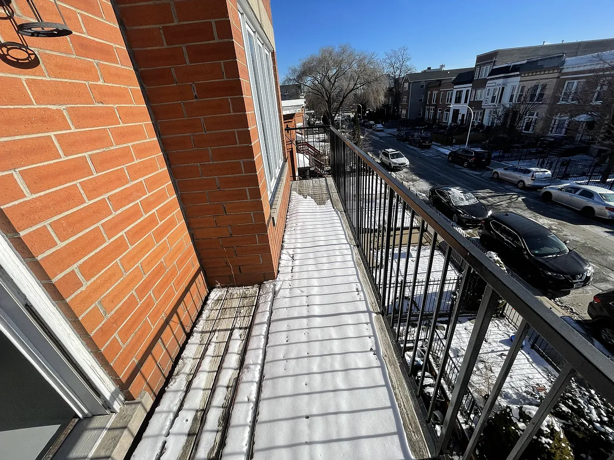 Building Photo - 2448 W Grenshaw St #3