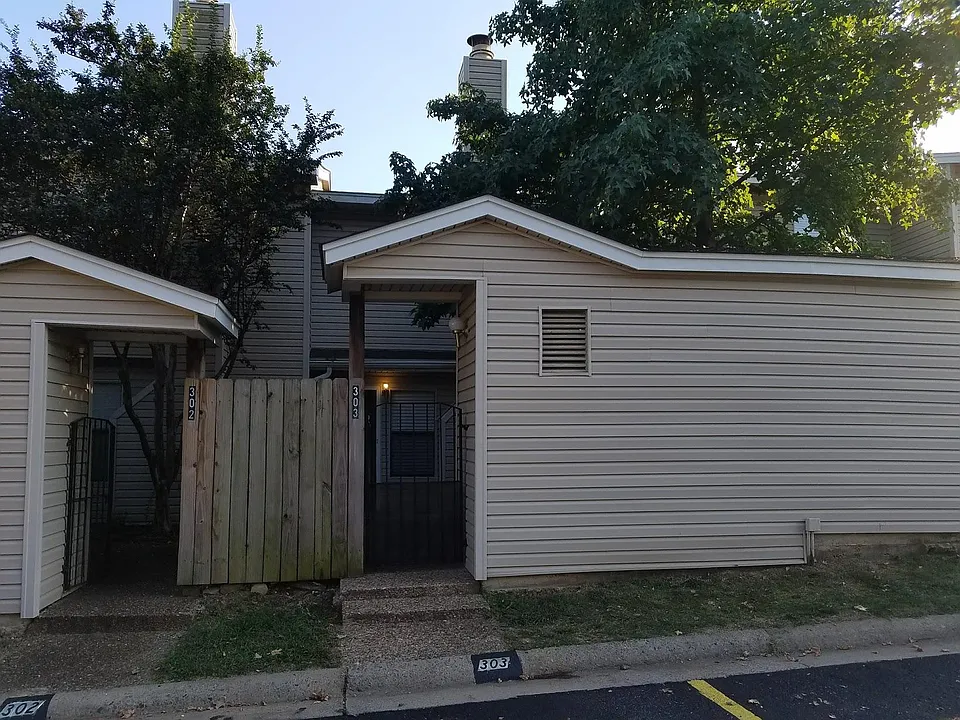 1 Shelby Rd #303