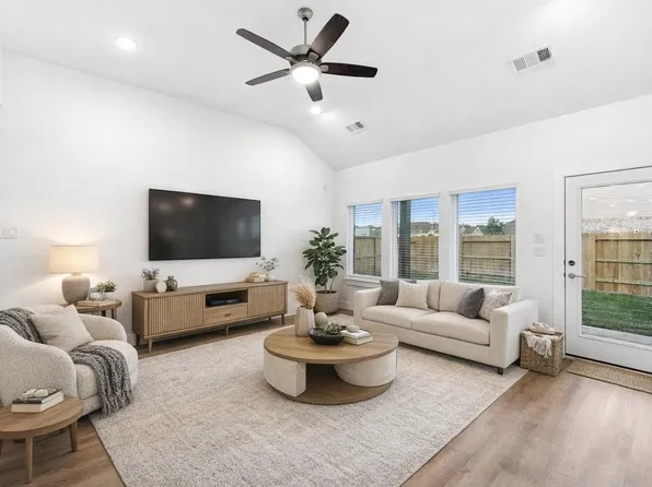 8058 Kay Harbor Dr, Cypress, TX 77433