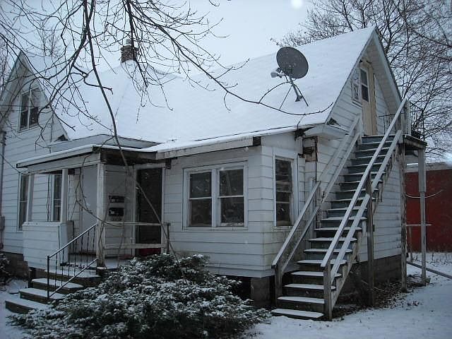 1st image of 471 Glen St
